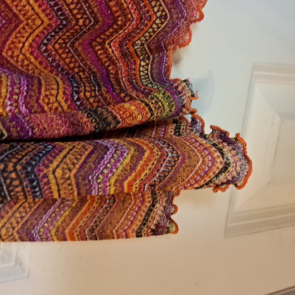 Multicolor Zigzag Patterned Women's Top - Picture 3 of 3